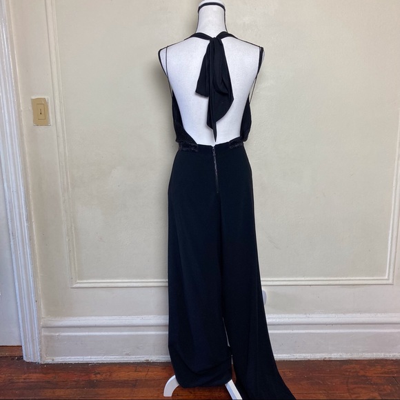 Alice + Olivia cowl neck metallic accent halter jumpsuit sz 8. - Picture 4 of 9